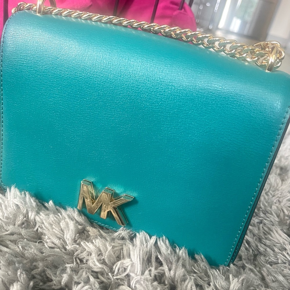 Michael Kors - TEAL Shoulder bag w/ beautiful gold hardwood. LIKE NEW